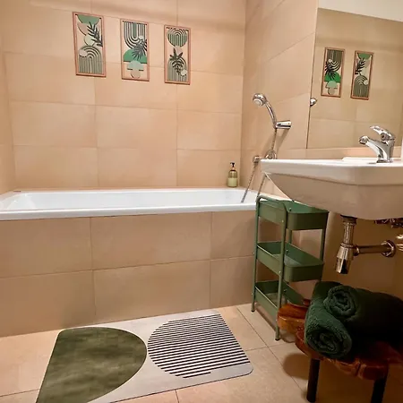 Appartement U Jelena S Parkovacim Mistem V Centru Mesta Ceske Budejovice
