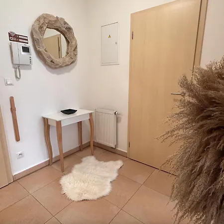 Appartement U Jelena S Parkovacim Mistem V Centru Mesta *