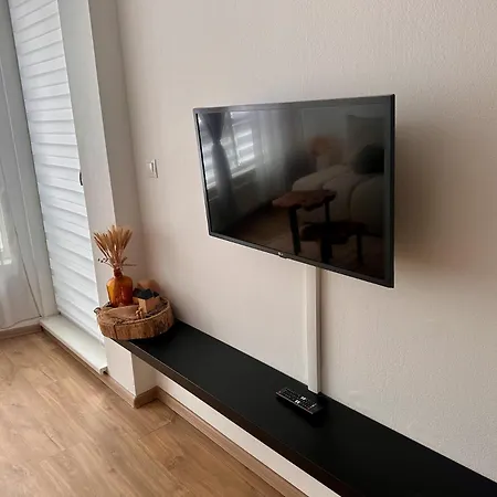 U Jelena S Parkovacim Mistem V Centru Mesta Appartement *